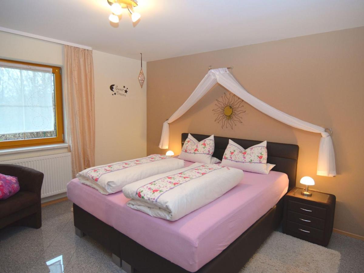 Holiday Flat With Swimming Pool In Prackenbach วิชอาค ภายนอก รูปภาพ